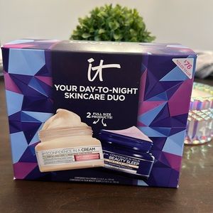 New in box IT Cosmetics Your Day-To-Night Skincare Duo Kit
